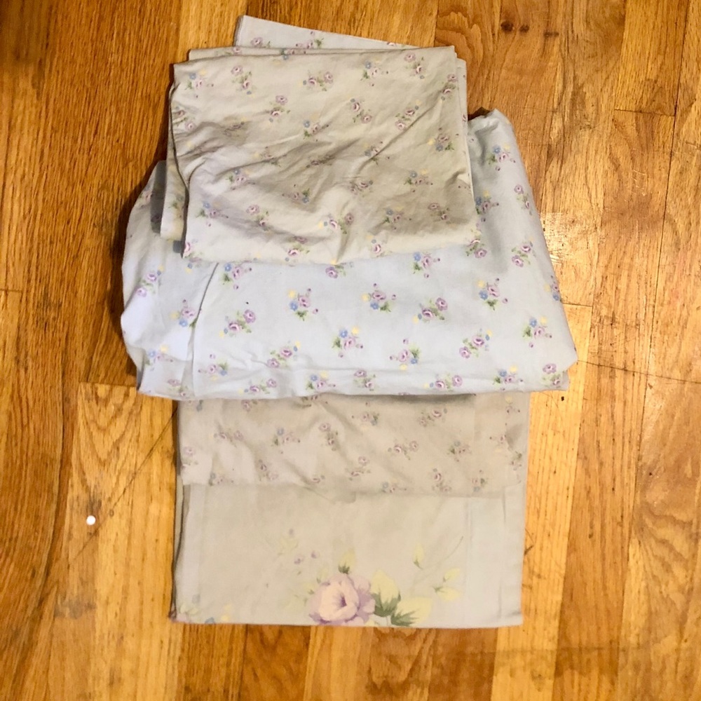 Pillowcases and sheets set